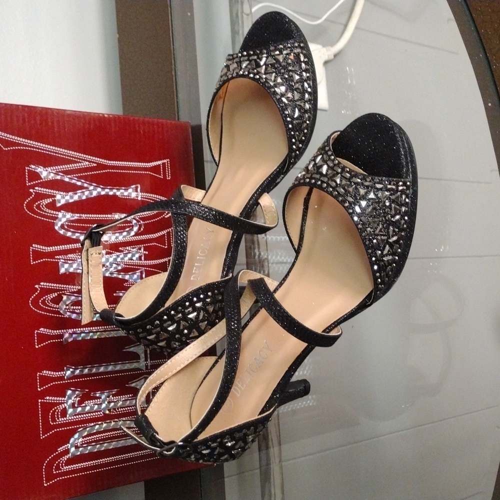 Delicacy Black and Silver Heels